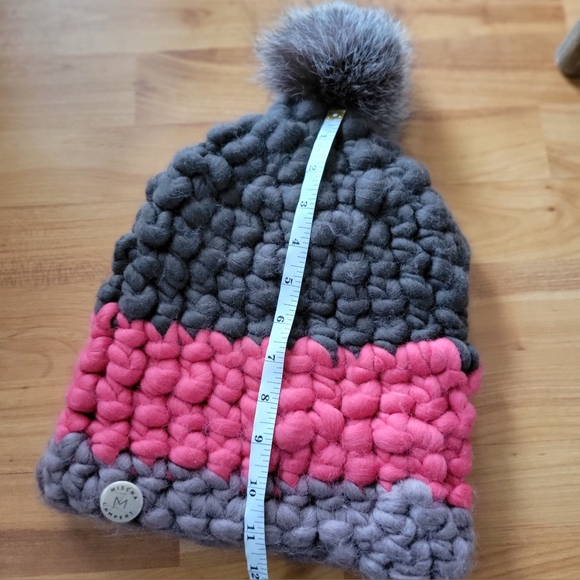 NWOT Mischa Lampert Beanie Deep Pomster Grey Silver Fox Pom